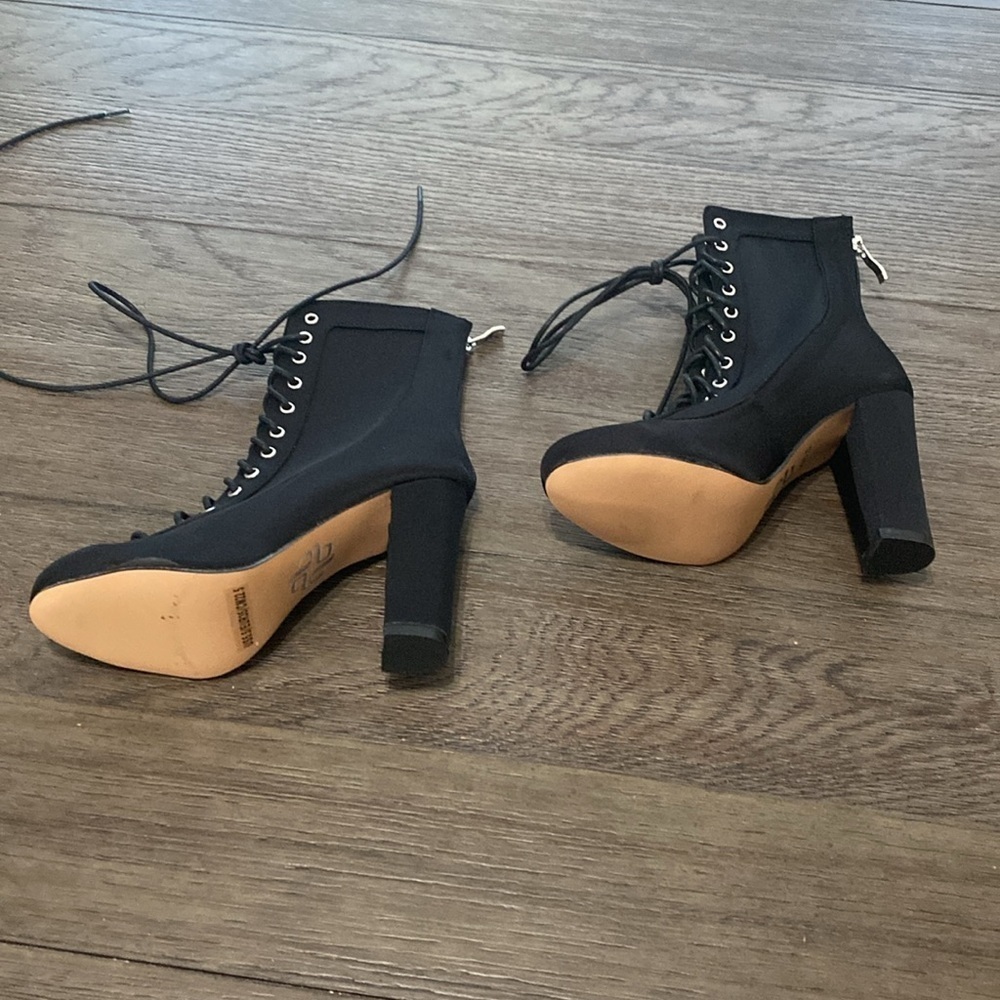 NWT BURJU Savashjay Closed Toe Lace Up Ankle Boots | Black | Size 5.5 - Picture 3 of 9